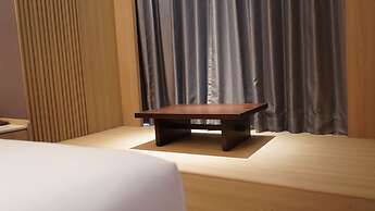 Elong Hotel Jakarta PIK