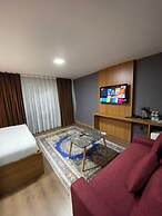 216 F&B Suites