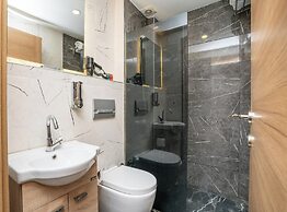 216 F&B Suites