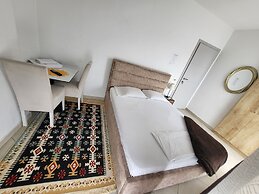 Isabel Rooms & Apartments