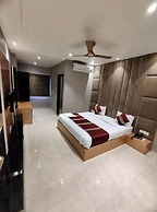 Hotel Maya Crystal