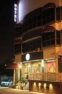 MONDIAL HOTEL