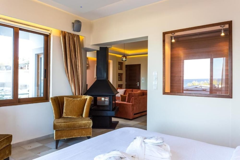 Cavo Seaside Suites