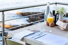 Cavo Seaside Suites