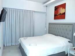 Cavo Seaside Suites