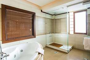 Cavo Seaside Suites
