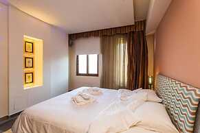 Cavo Seaside Suites