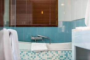 Cavo Seaside Suites