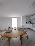 Deluxe 2 Terraces River Marina View Flat
