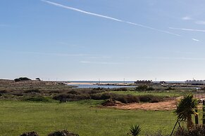 Beach Front View Armacao de Pera Flat With Terrace