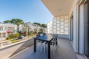 Tranquil Apartment With Pool Access - Manjola