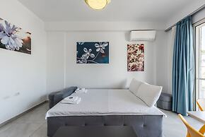 Tranquil Apartment With Pool Access - Manjola