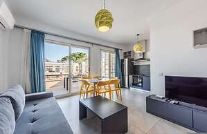 Tranquil Apartment With Pool Access - Manjola