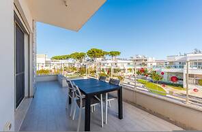 Tranquil Apartment With Pool Access - Manjola