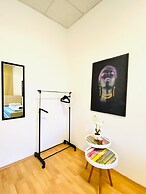 Rooms in Cozy 4BR Shared Apt Central