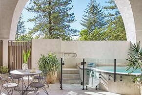 Mondrian Gold Coast