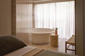 Mondrian Gold Coast