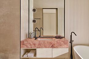 Mondrian Gold Coast