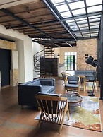 Stylish 2 Masters w Patio View