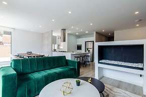 Modern 3BR in Usaqu n