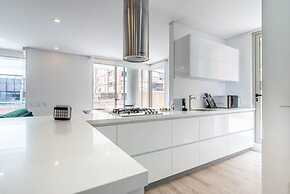 Modern 3BR in Usaqu n