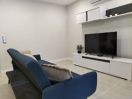 Amazing Green Tower 3 Castle Flat With Balcony