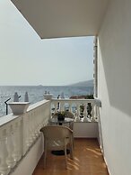 ORCHIDS Hotel