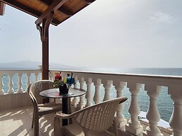 ORCHIDS Hotel