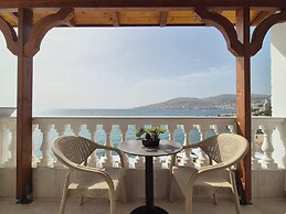 ORCHIDS Hotel