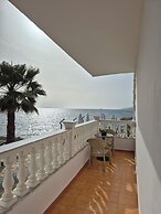 ORCHIDS Hotel