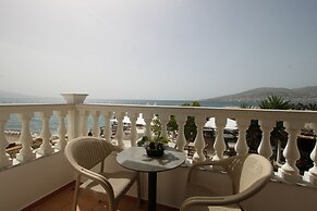 ORCHIDS Hotel