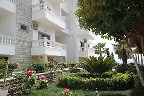 ORCHIDS Hotel