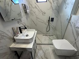ORCHIDS Hotel