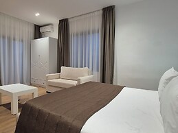 ORCHIDS Hotel
