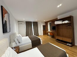 ORCHIDS Hotel