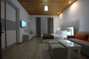 ORCHIDS Hotel