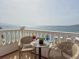 ORCHIDS Hotel