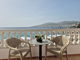 ORCHIDS Hotel