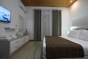 ORCHIDS Hotel
