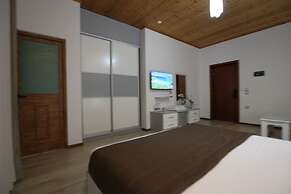 ORCHIDS Hotel