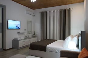 ORCHIDS Hotel