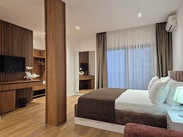 ORCHIDS Hotel
