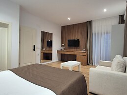ORCHIDS Hotel
