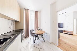 CAVAR APARTHOTEL