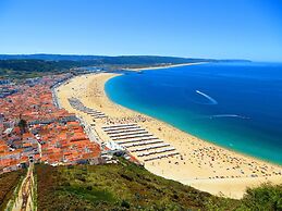 Light Wave Nazare Center 50m Beach
