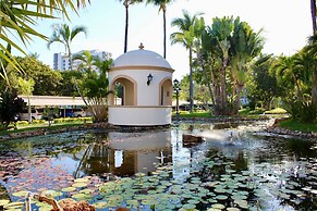 Costa Bonita Apartments