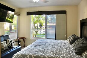 Costa Bonita Apartments
