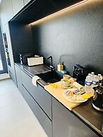 Spacious 3 bedroom large terrace&parking