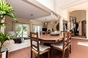 Looking to Landscape Sea View Private Pool Villa