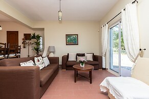 Looking to Landscape Sea View Private Pool Villa